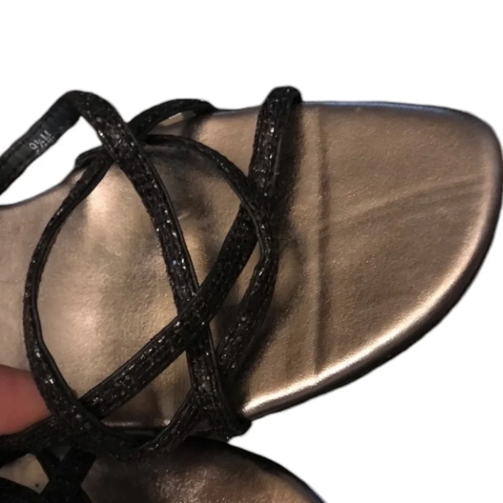 Unlisted by Kenneth Cole size 10 black silver metallic dress up or down